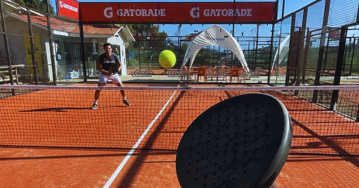 Estadio Español asume la administración de sus canchas de pádel y futbolito